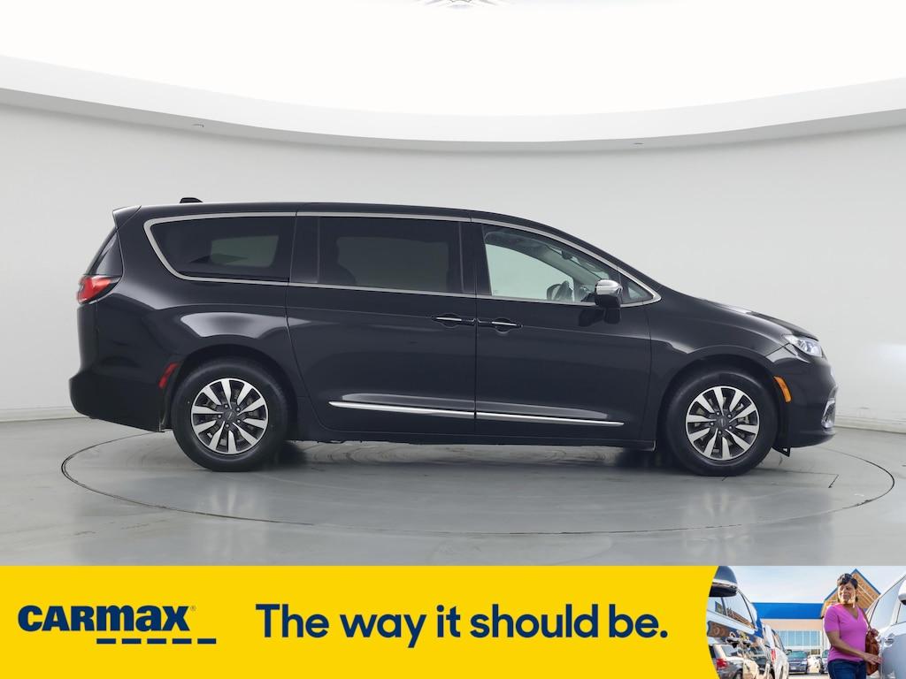 used 2023 Chrysler Pacifica Hybrid car, priced at $33,998