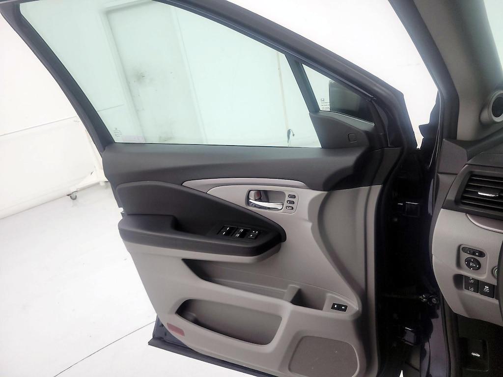 used 2022 Honda Pilot car, priced at $34,998