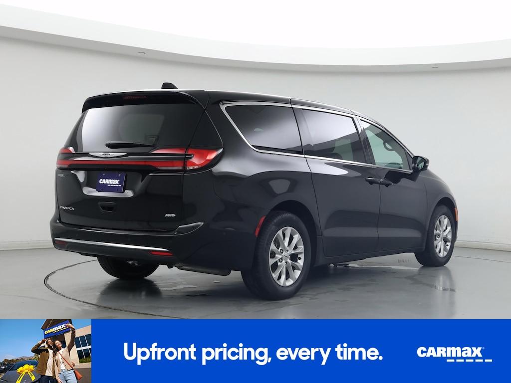 used 2025 Chrysler Pacifica car, priced at $41,998