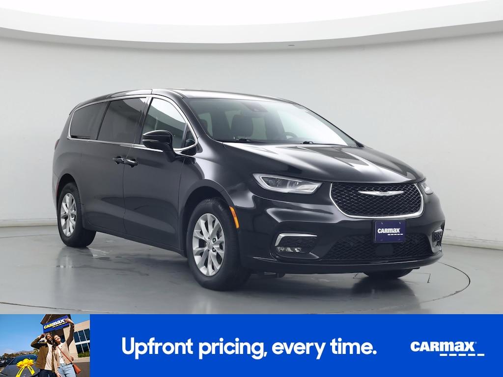 used 2025 Chrysler Pacifica car, priced at $41,998