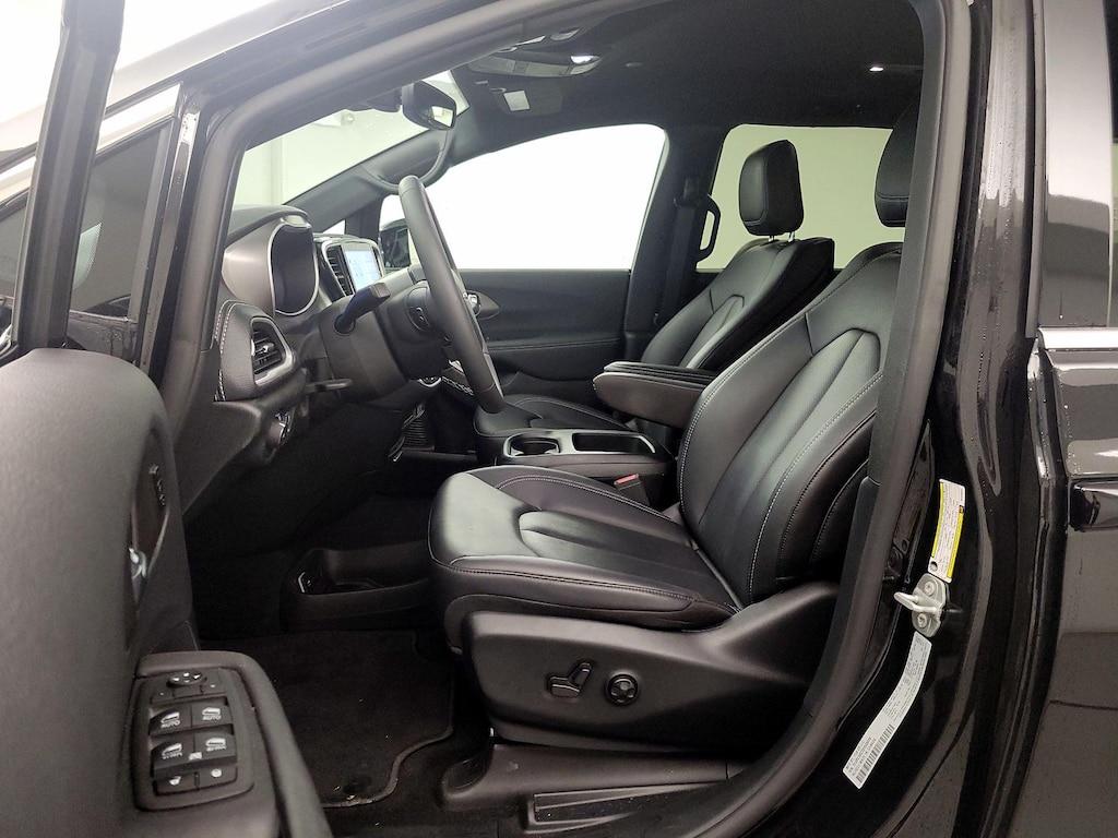 used 2025 Chrysler Pacifica car, priced at $41,998