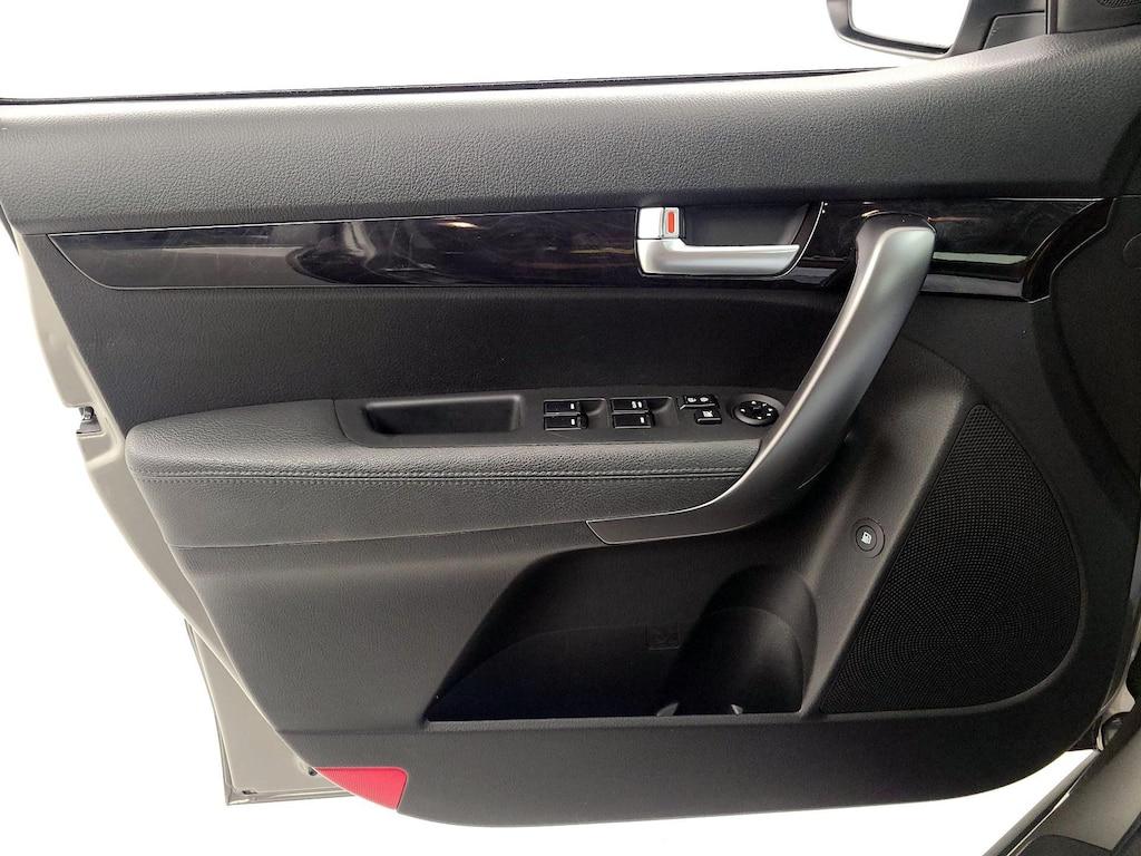 used 2014 Kia Sorento car, priced at $12,998