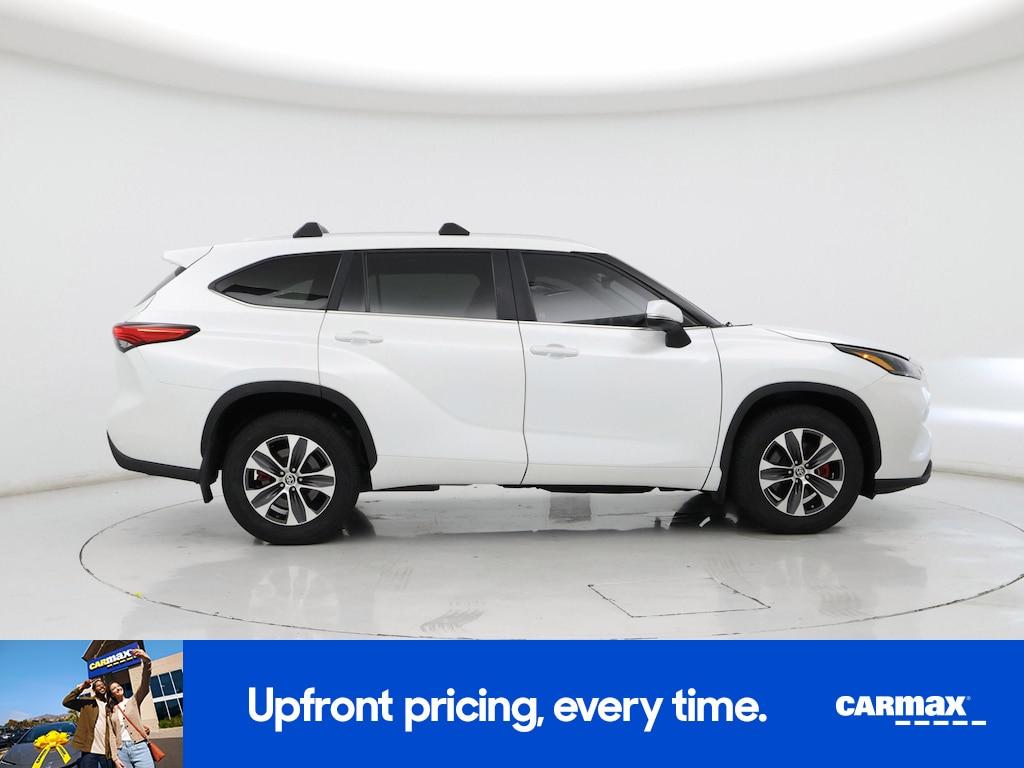 used 2023 Toyota Highlander car, priced at $35,998