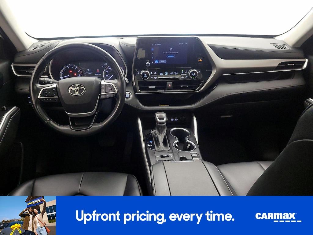 used 2023 Toyota Highlander car, priced at $35,998