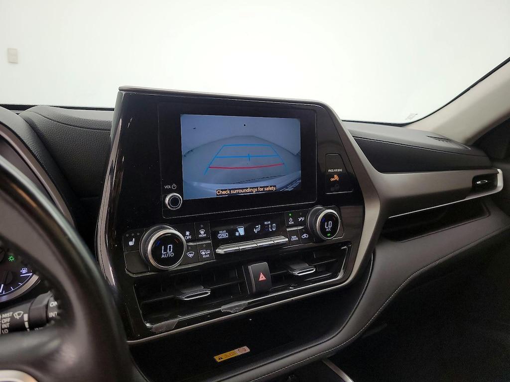used 2023 Toyota Highlander car, priced at $35,998