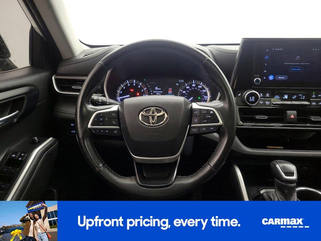 used 2023 Toyota Highlander car, priced at $35,998