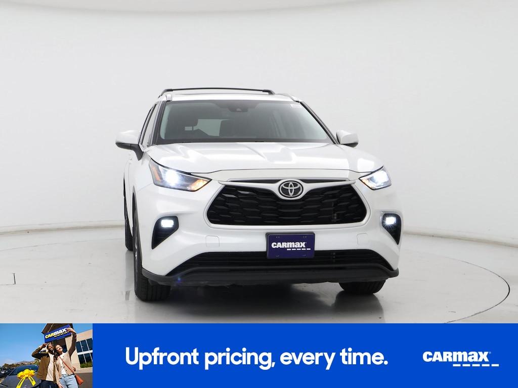 used 2023 Toyota Highlander car, priced at $35,998