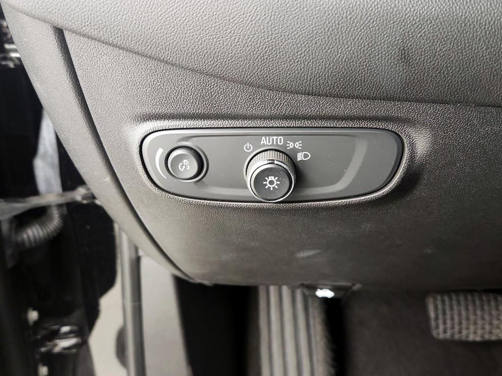 used 2022 Chevrolet Equinox car, priced at $23,998