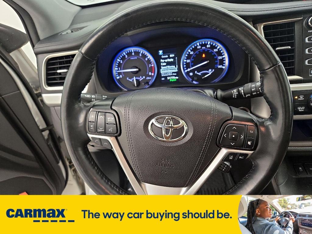 used 2019 Toyota Highlander car, priced at $34,998