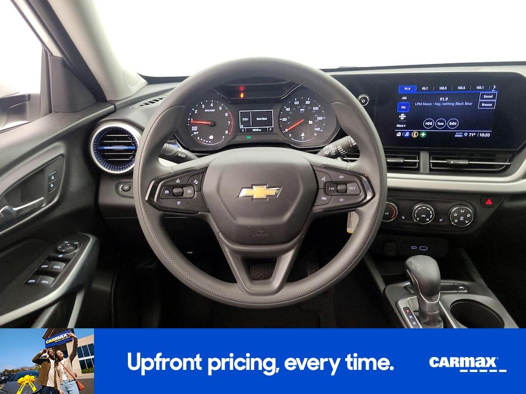 used 2025 Chevrolet Trax car, priced at $23,998
