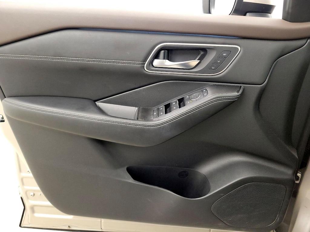 used 2022 Nissan Rogue car, priced at $27,998