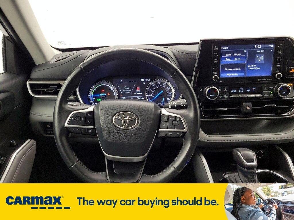 used 2022 Toyota Highlander Hybrid car, priced at $36,998