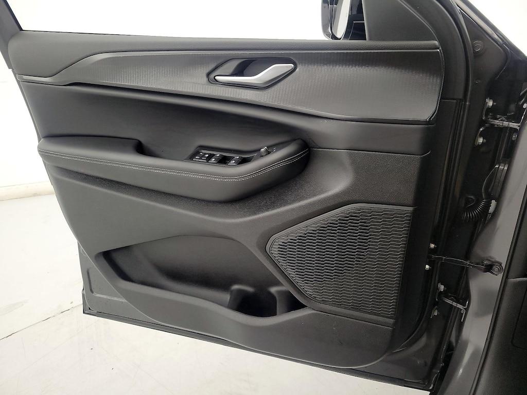 used 2025 Jeep Grand Cherokee car, priced at $39,998