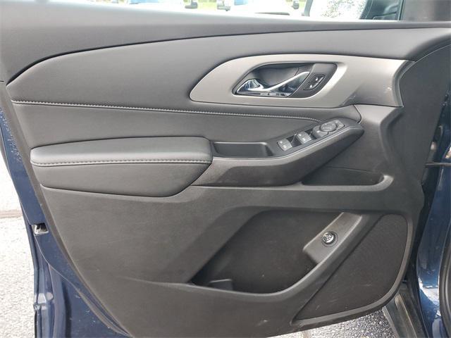 used 2023 Chevrolet Traverse car, priced at $29,782
