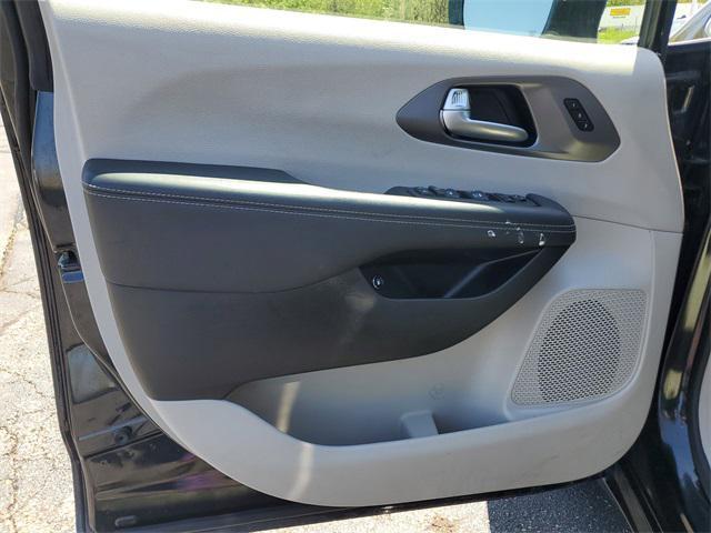 used 2024 Chrysler Pacifica Hybrid car, priced at $29,856