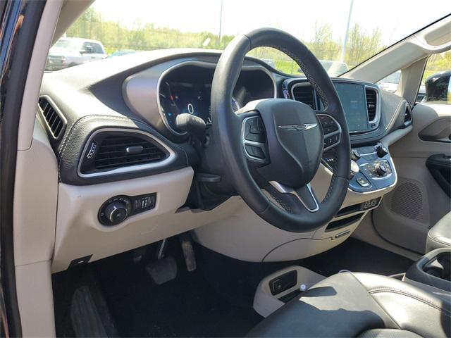 used 2024 Chrysler Pacifica Hybrid car, priced at $29,856