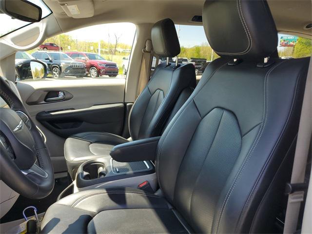 used 2024 Chrysler Pacifica Hybrid car, priced at $29,856