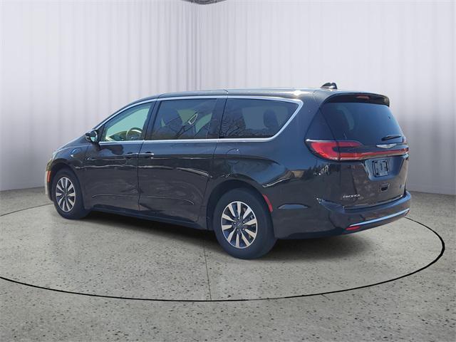 used 2024 Chrysler Pacifica Hybrid car, priced at $29,856