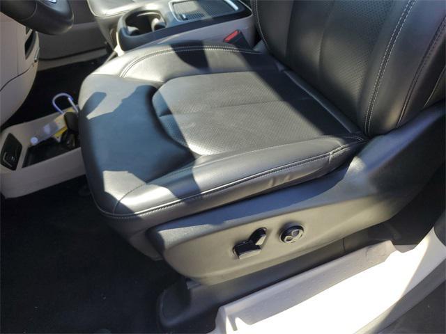 used 2024 Chrysler Pacifica Hybrid car, priced at $29,856
