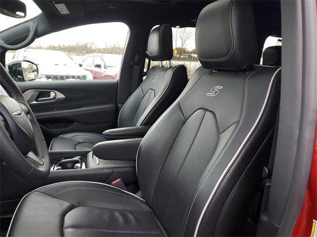 used 2024 Chrysler Pacifica car, priced at $44,800