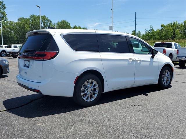 new 2024 Chrysler Pacifica car, priced at $43,284