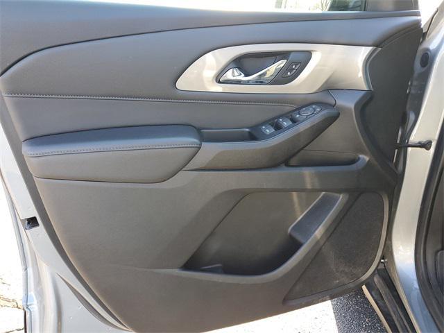 used 2023 Chevrolet Traverse car, priced at $26,421