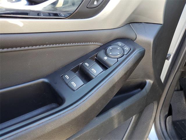 used 2023 Chevrolet Traverse car, priced at $26,421