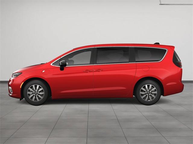 new 2025 Chrysler Pacifica Hybrid car, priced at $47,866