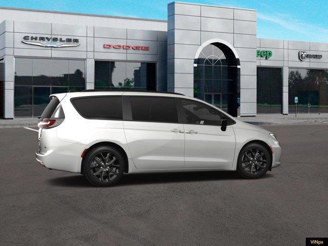 new 2024 Chrysler Pacifica car, priced at $48,032