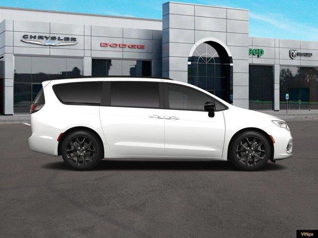 new 2024 Chrysler Pacifica car, priced at $48,032