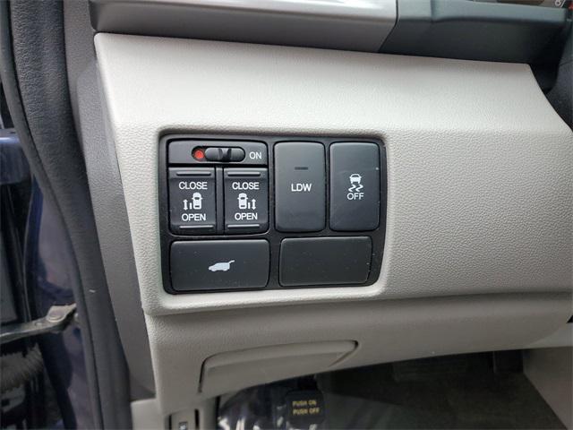 used 2014 Honda Odyssey car, priced at $9,900