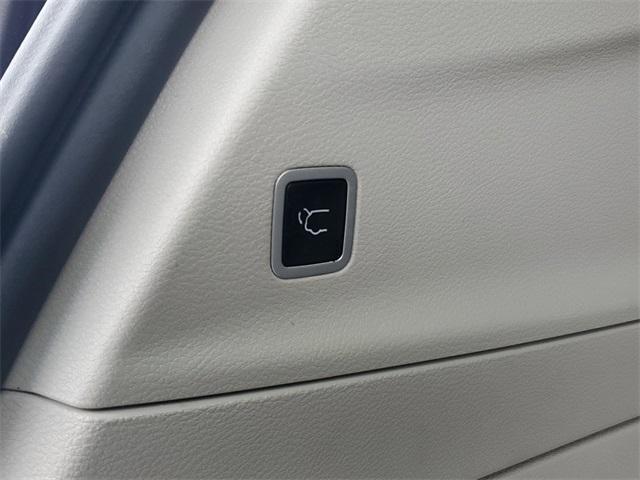 used 2024 Chrysler Pacifica Hybrid car, priced at $29,995