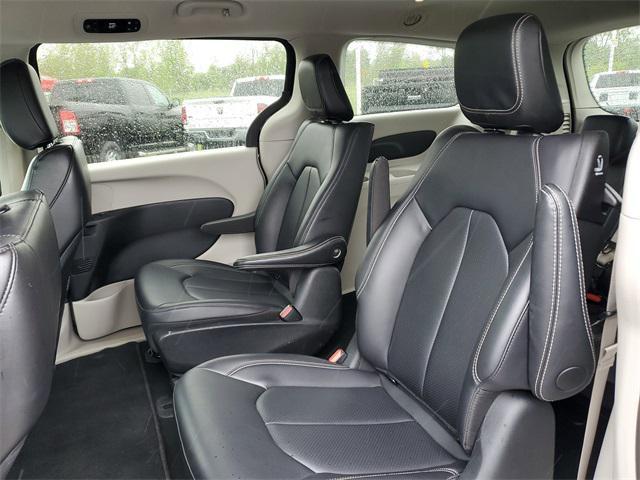 used 2024 Chrysler Pacifica Hybrid car, priced at $29,995