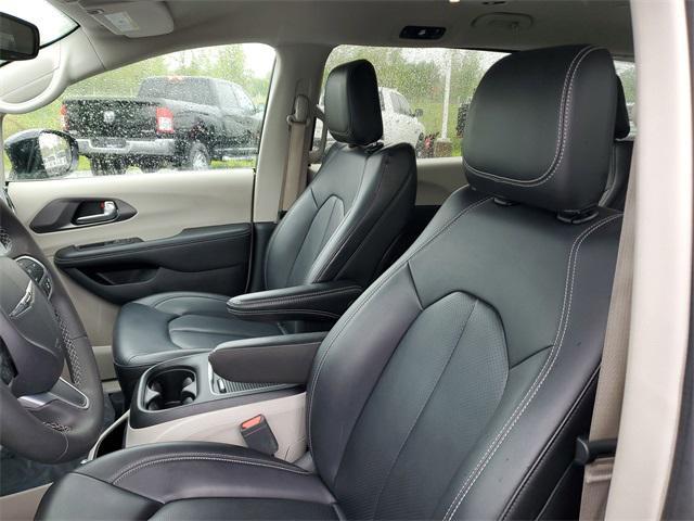 used 2024 Chrysler Pacifica Hybrid car, priced at $29,995