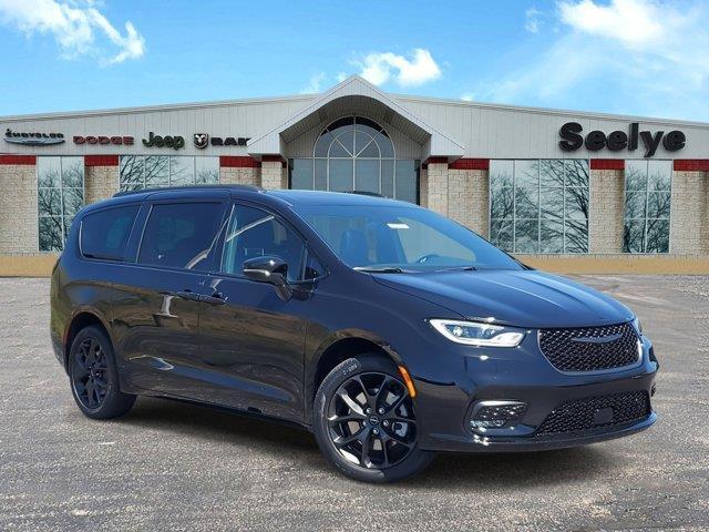 new 2024 Chrysler Pacifica car, priced at $48,988