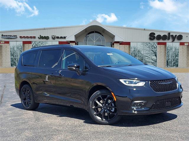 new 2024 Chrysler Pacifica car, priced at $46,010