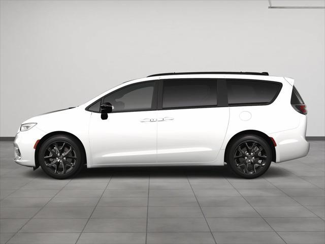 new 2024 Chrysler Pacifica car, priced at $48,032