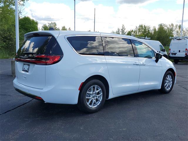 new 2024 Chrysler Pacifica car, priced at $36,490