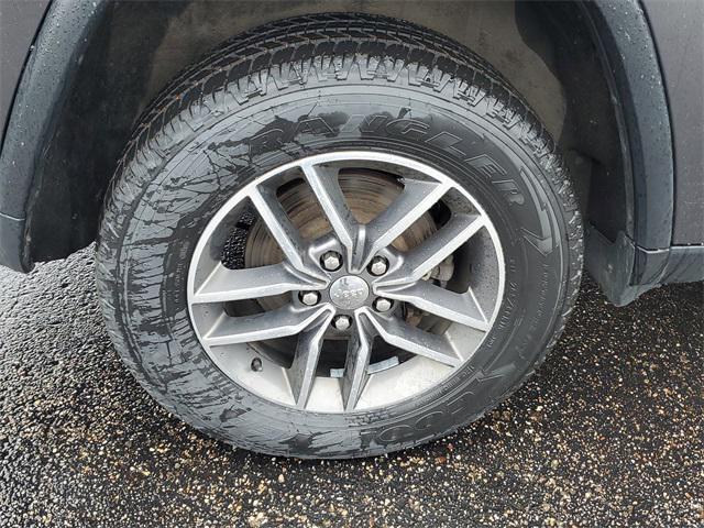 used 2017 Jeep Grand Cherokee car, priced at $15,592