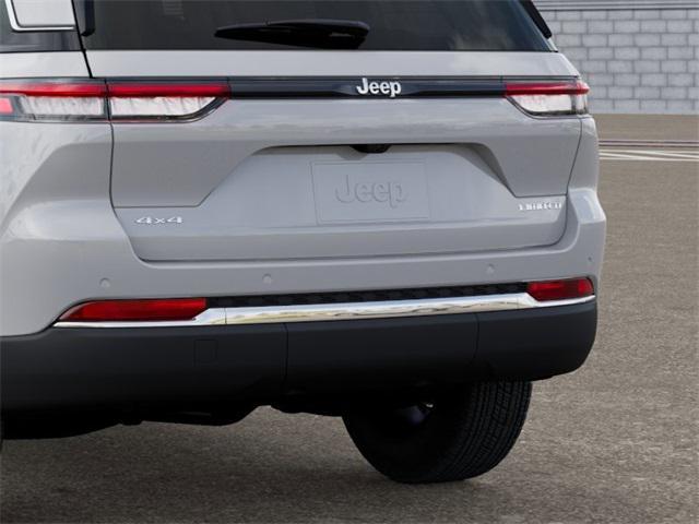 new 2025 Jeep Grand Cherokee car, priced at $40,208