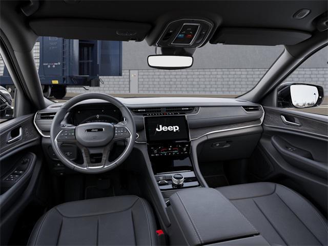 new 2025 Jeep Grand Cherokee car, priced at $40,208