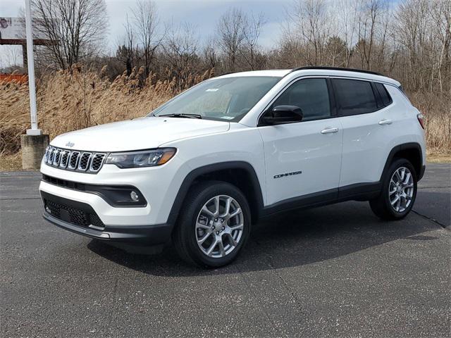 new 2024 Jeep Compass car, priced at $33,000