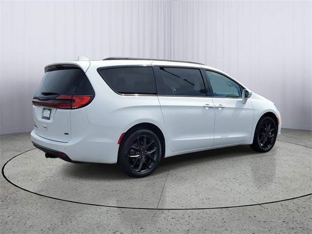used 2022 Chrysler Pacifica car, priced at $32,329