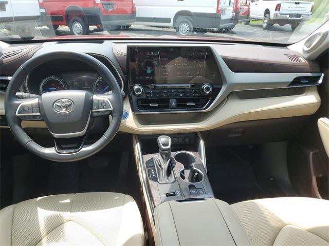 used 2022 Toyota Highlander Hybrid car, priced at $47,648