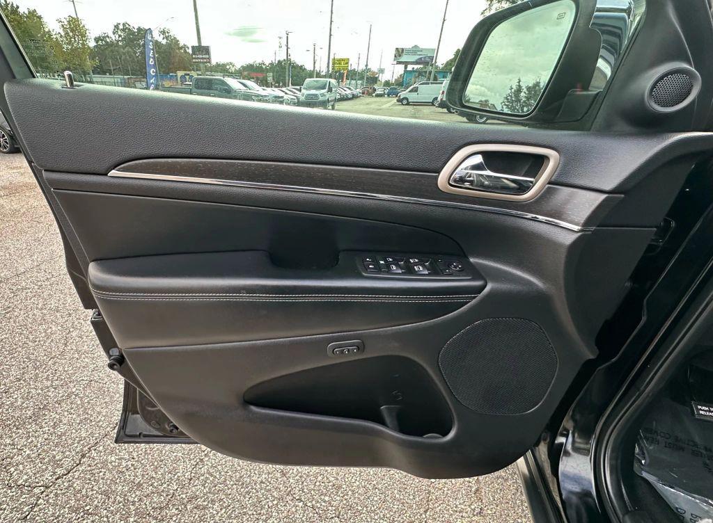 used 2017 Jeep Grand Cherokee car, priced at $10,990
