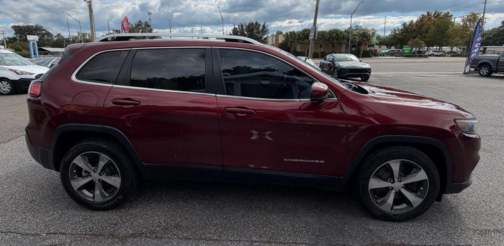 used 2019 Jeep Cherokee car, priced at $10,990