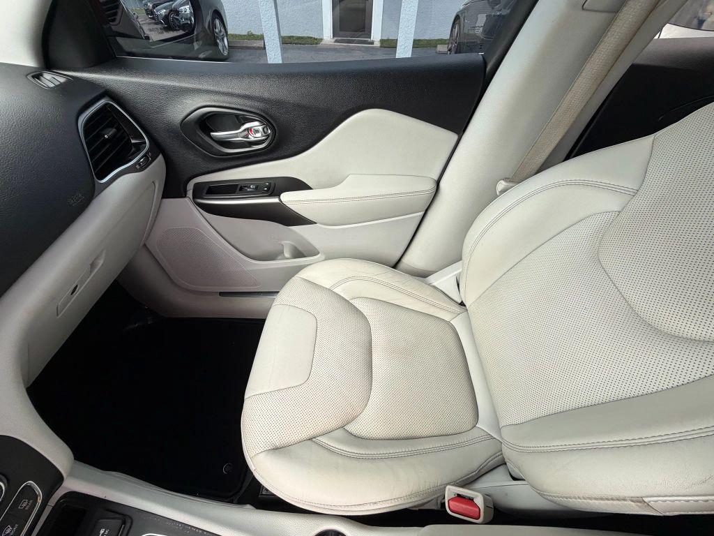 used 2019 Jeep Cherokee car, priced at $10,990