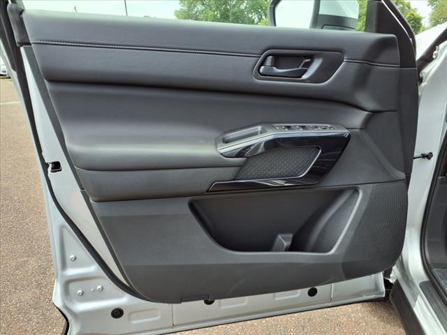 new 2025 Nissan Pathfinder car, priced at $43,865