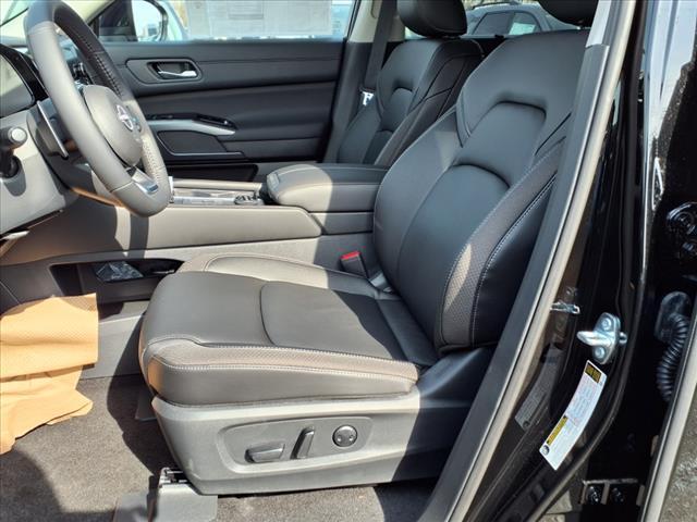 new 2025 Nissan Pathfinder car, priced at $46,780