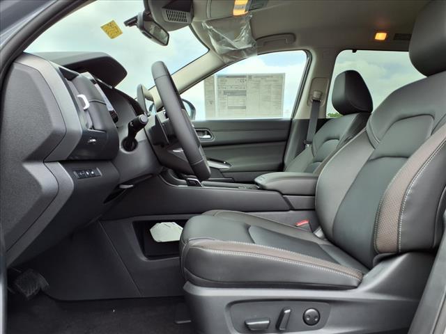 new 2025 Nissan Pathfinder car, priced at $49,490
